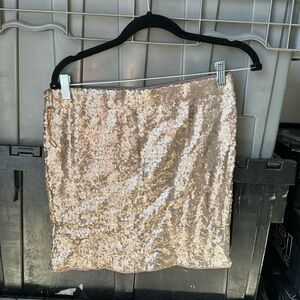 🤝Rose gold pull on stretchy sequin skirt new without tags